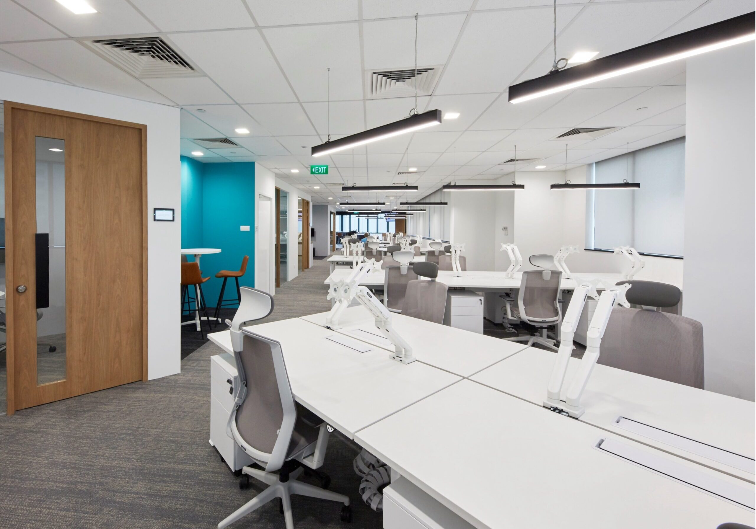 L.E.K. Consulting workspace interior design at Republic Plaza Singapore