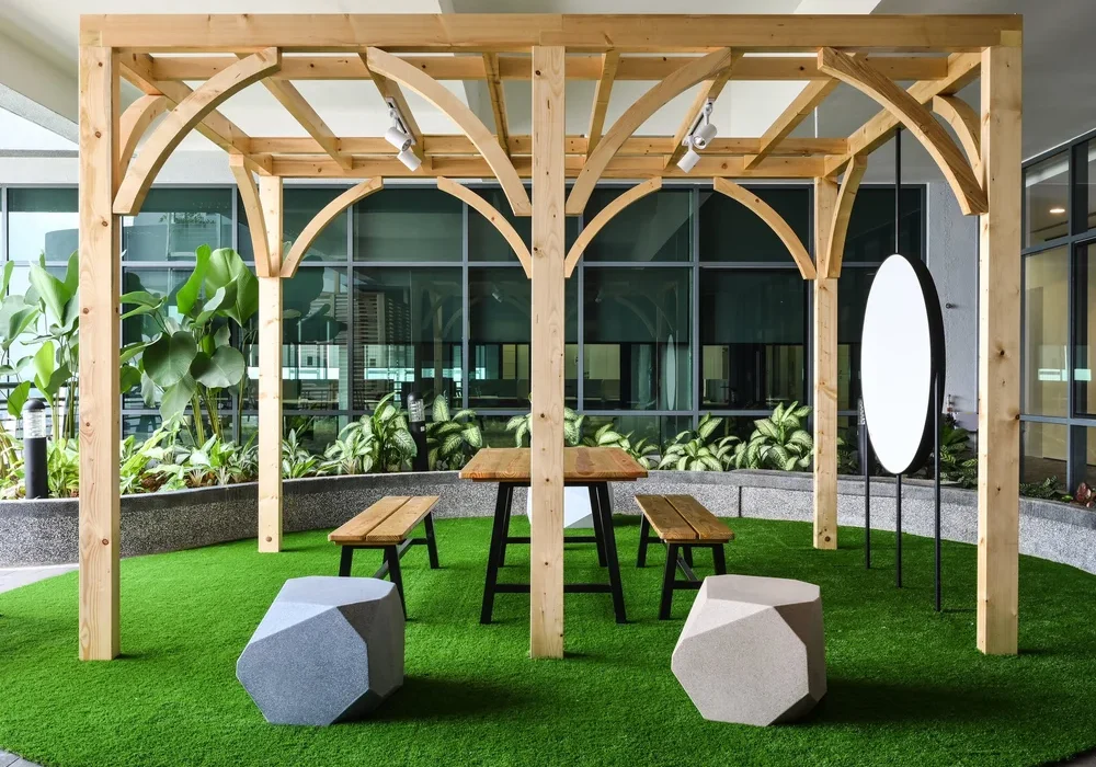 Agile Nestlé workplace with communal seating and biophilic design features